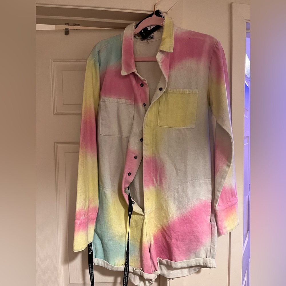 Fashion nova Really Out Here Tie Dye Denim Romper (L)